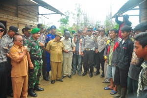 Tim Gabungan Saat Evakuasi Eks Gafatar